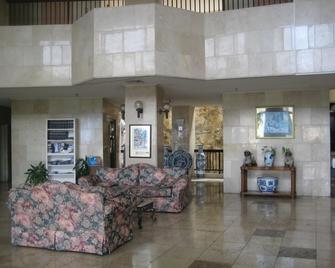 Tumon Bay Capital Hotel - טאמונינג - לובי