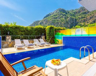 Villa Ayla Paradise - Ortaca - Piscina