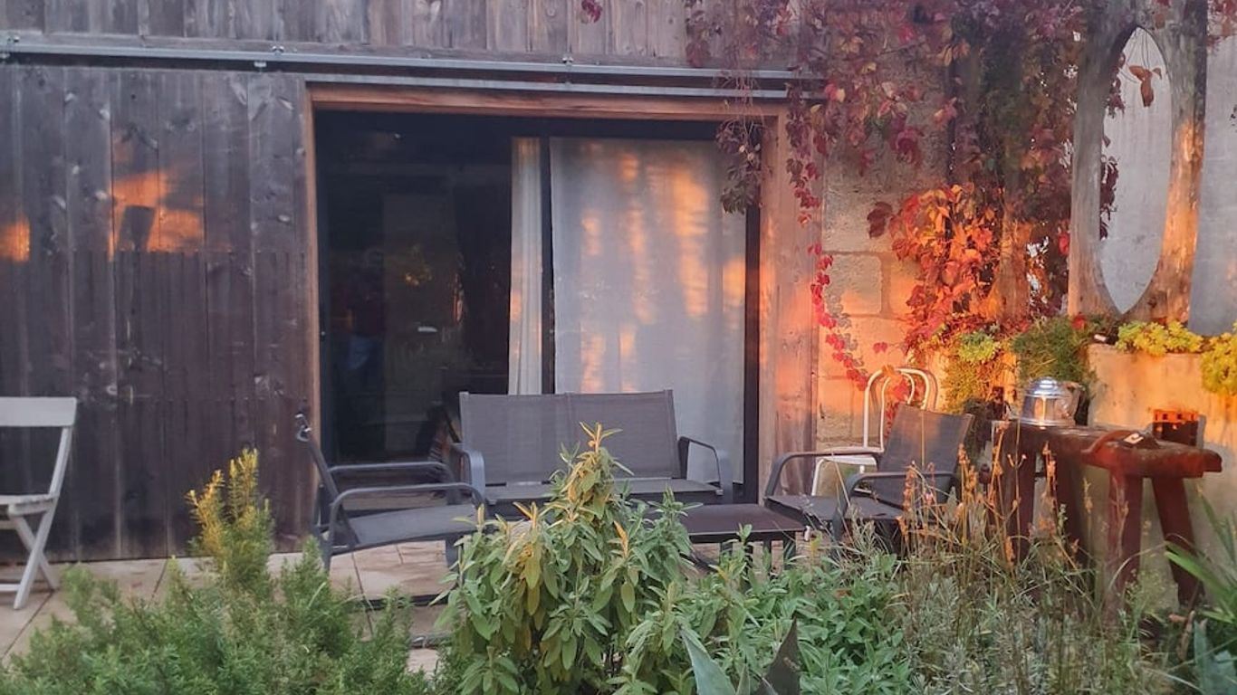 Au Velo Dans L'arbre