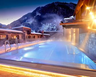 Hotel Neue Post - Mayrhofen - Havuz