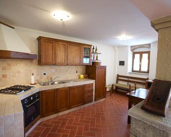 Country house in the heart of Casentino - Stia - Kitchen