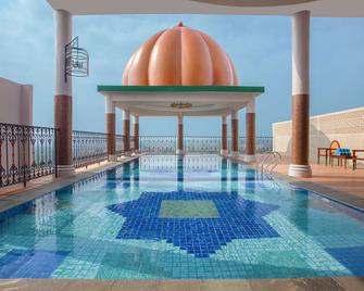 Alhambra Hotel & Convention, BW Signature Collection - Tasikmalaya - Pool