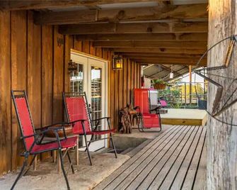 Cozy ranch guest house on 300 acre Ranch, pets ok Big Thicket National Preserve - Lumberton - Patio