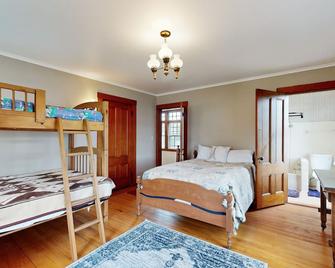 Winnisquam Lake Retreat - Tilton - Schlafzimmer