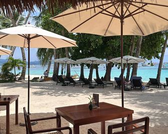 Sundown Resort & Austrian Pension House - Boracay