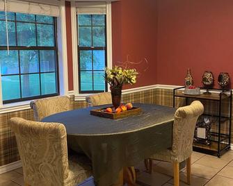 Home sweet home! Have enough space for big group family time with swimming pool - Texarkana - Dining room