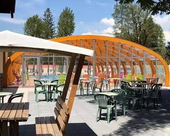 Camping Les Pêcheurs - Mobile home Declik 3 rooms 4 people Air-conditioned - Pont-de-Poitte