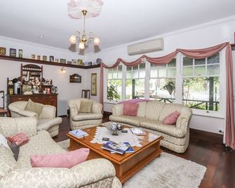 Rosebridge House Bed & Breakfast Adult Retreat - Gooseberry Hill - Sala de estar