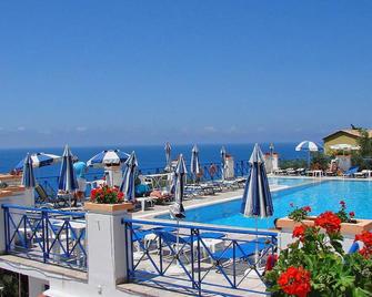 Natalia Apartment A with panoramic sea views of Agios Gordios bay - Agios Gordios - Pool