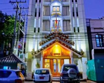 Royal Ruby Hotel, Mandalay - Mandalay - Gebäude