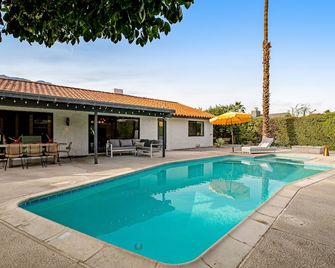 Highball House with private pool, spa, firepit & artful designer interior - Palm Springs - Piscina