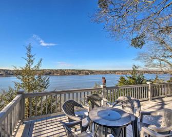 Waterfront Camden Home with Grill On Lake Wateree! - Camden - Balcony