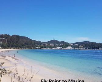 Blue Vista,9,13 Victoria Parade - Studio with stunning water views and air conditioning - Nelson Bay - Beach