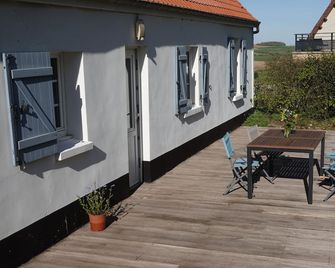 Fully renovated Boulonnaise farmhouse on 400m2 of enclosed land - Wimille - Balcón