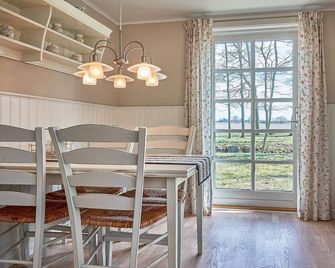 4 person holiday home in Rønne-By Traum - Rønne - Dining room
