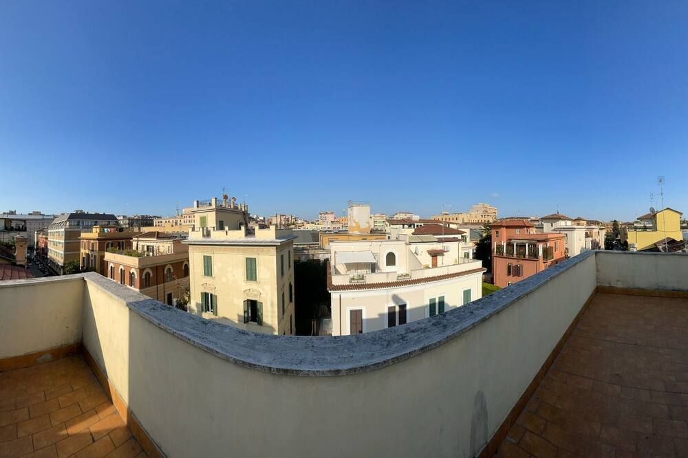 Villa Luzzatti Hostel - Roma - Balcón