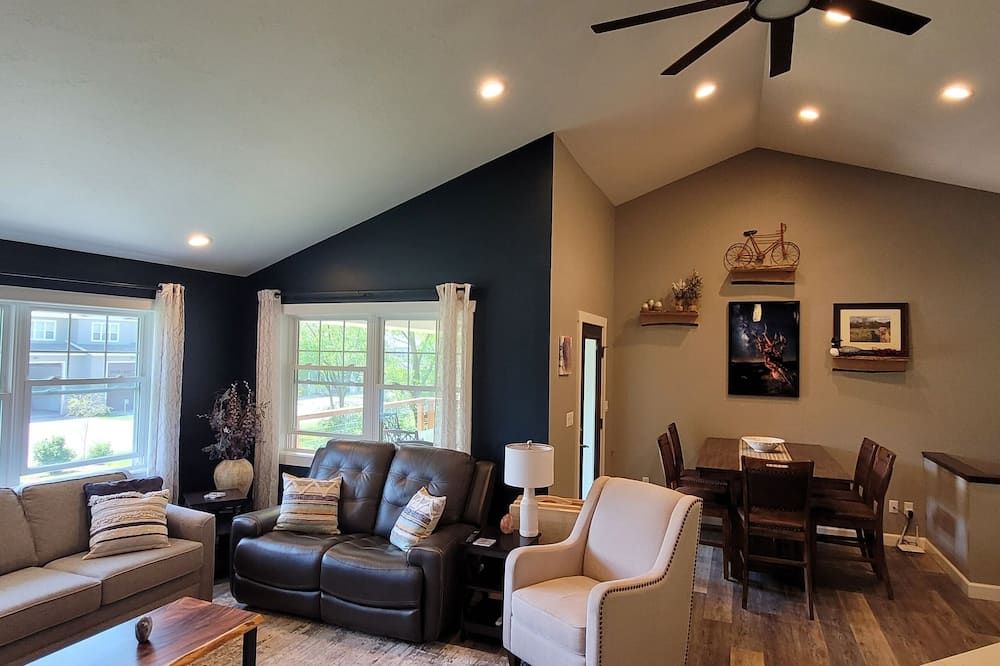 Summit Woods Hideaway! Walking Distance To Road America. Elkhart Lake, Wi 53020 - Plymouth - Obývací pokoj
