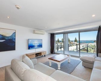 Harbour Views at the Cayman - Tauranga - Living room