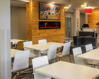 Microtel Inn & Suites by Wyndham Mont Tremblant - Mont-Tremblant - Restaurant