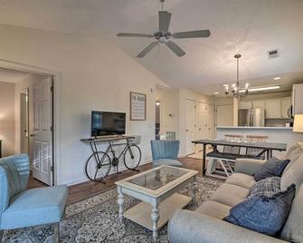 Pawleys Island Condo at True Blue Golf Resort - Pawleys Island - Living room
