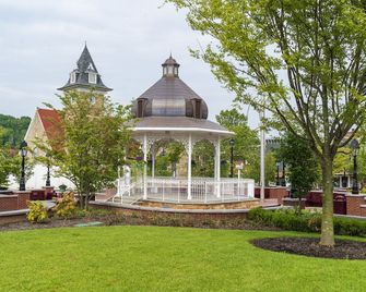 Ligonier Cozy and Comfortable In-town Location - Ligonier