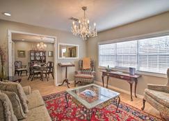 Charming Oxford Home about 7 Mi to Ole Miss! - Oxford - Salon