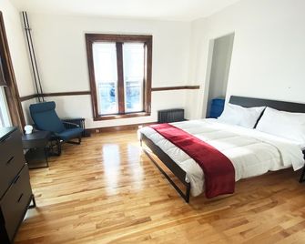 Stunning - modern 2 bedroom Victorian mansion pad - Portland - Habitación