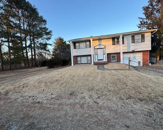 Beautiful 4-bedroom house on 3 Acres land near Philadelphia and Atlantic City - Vineland - Gebouw