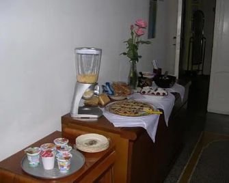 B&B L'oasi - Genoa - Buffet