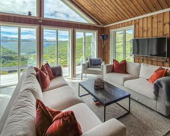Awesome Home In Norheimsund With Wifi - Norheimsund - Sala de estar