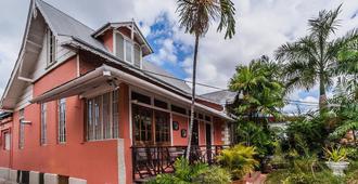 Inn At 87 - Port of Spain - Rakennus