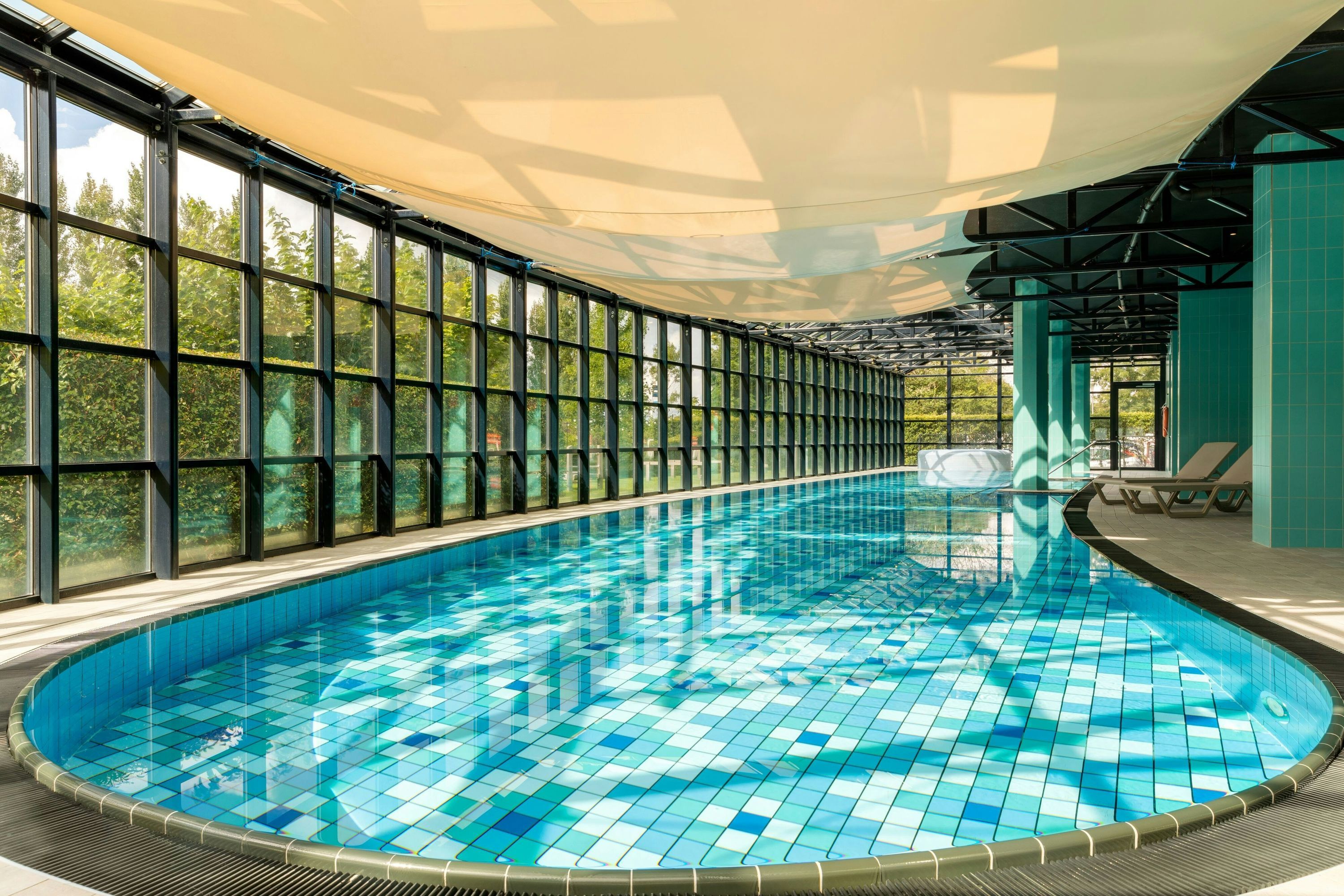 Corendon Apartments Amsterdam Schiphol Airport - Amsterdam - Pool