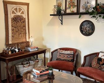 Bird's Nest - Above Bakery Cozy Studio, Perfect for Couples! - Sister Bay