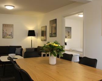 Amalie Bed and Breakfast & Apartments - Odense - Dining room