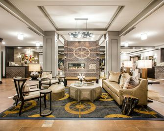 Homewood Suites by Hilton Salina Downtown - Salina - Lounge
