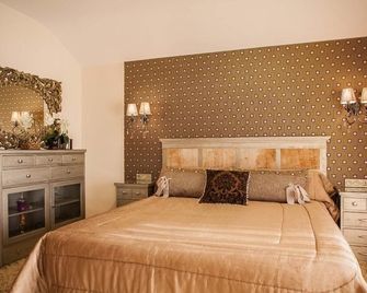 Hotel Versalles - Granja de Rocamora - Habitación