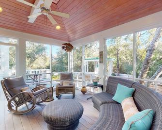 Best Of Both Worlds: Beach And Maritime Forest - Bald Head Island - Sala de estar
