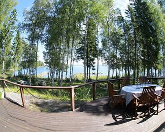 Seaside Villa with jacuzzi and own beach - Vörå - Patio