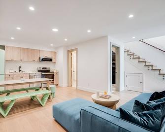 Luxury Designer Pad in the Heart of SF - Sausalito - Living room