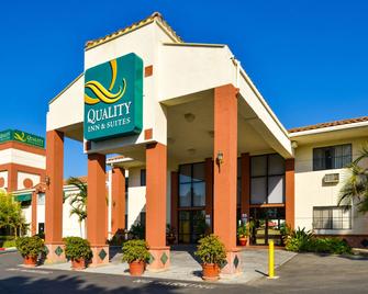 Quality Inn and Suites Walnut - City of Industry - Walnut - Building