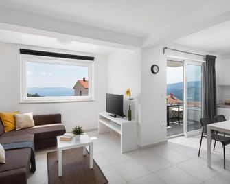 Lemechi Casa Girasole Apartments - Rabac - Phòng khách