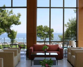 Kalamaki Beach Resort - Isthmia - Salon