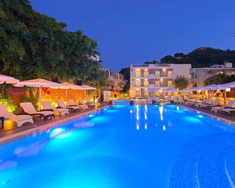 Sunny Days Hotel - Ialysos - Pool
