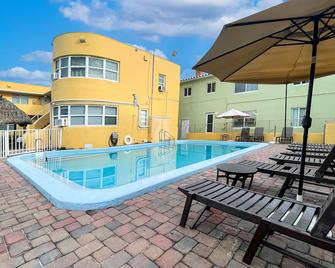 Hollywood by the Sea - Hollywood - Pool