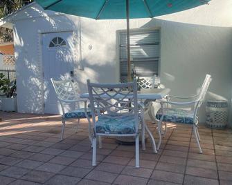 Convenient and Private Downtown 1BR Near Beach - West Palm Beach - Patio