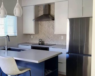 New, modern and private Guest House - San Diego - Cocina