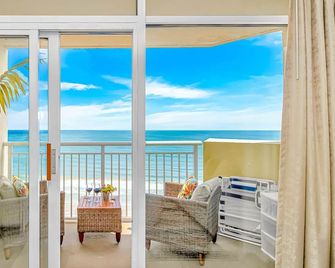Coastal Beachfront Paradise! Resort Style Amenities With A Brand New Kitchen!! - North Myrtle Beach - Balcon
