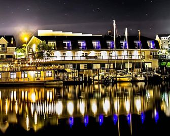 Old Harbor Inn - South Haven - Будівля