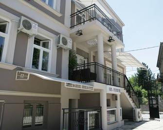 Hotel Ambasador - Bitola - Gebäude