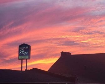 Grand View Plaza Inn And Suites - Junction City - Outdoor view